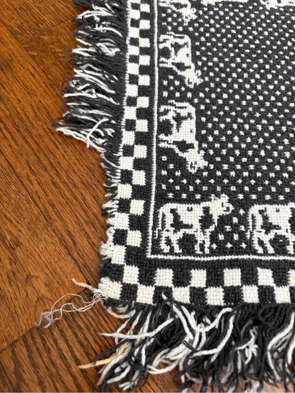 Set Of 2 Black And White Country Cow Reversible Woven Frayed Kitchen Placemats